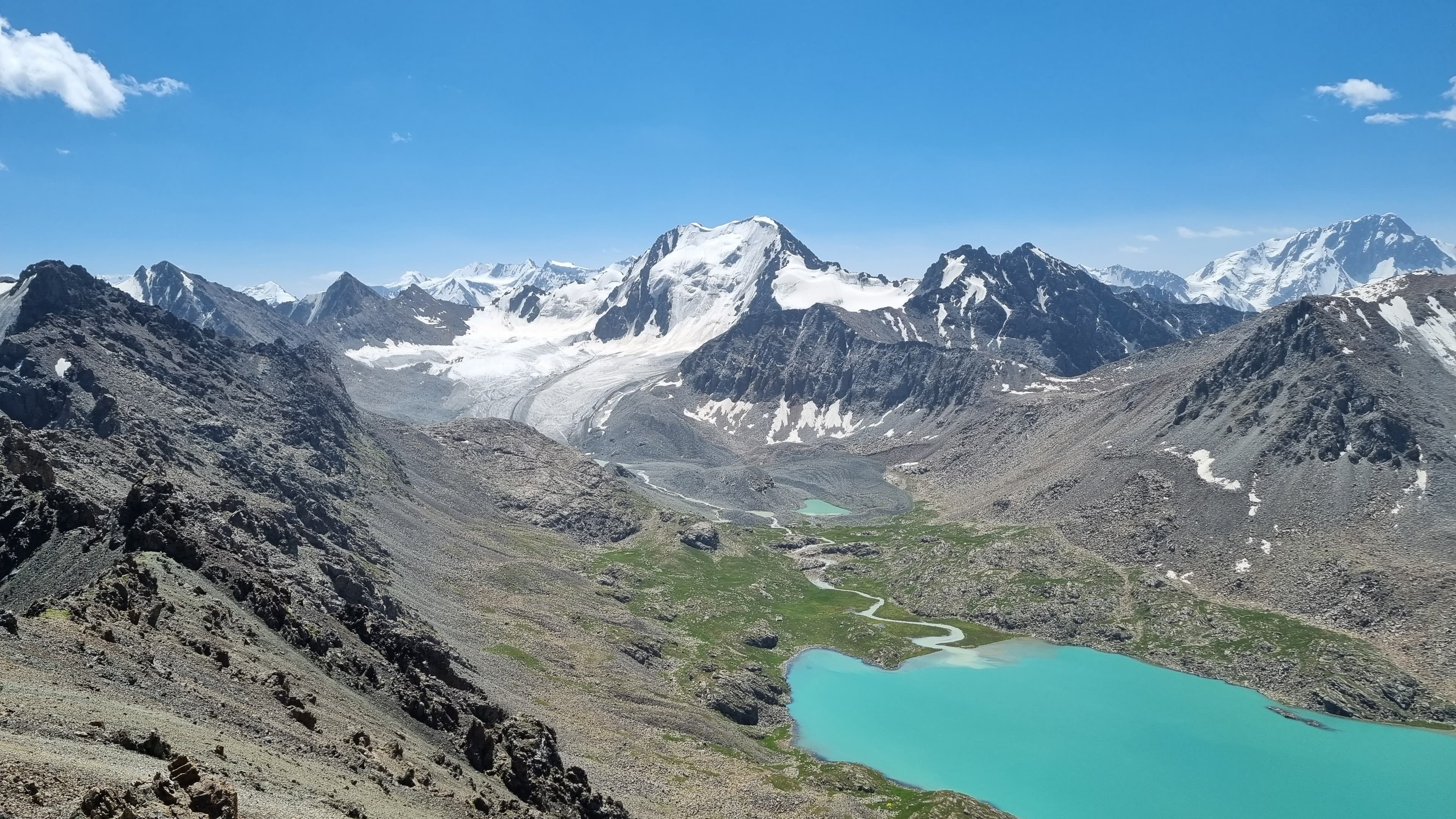 גלי ים שקטים